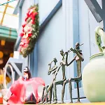 Uhbu\'S Guest House